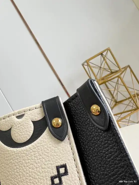 AAA Pruses Bags VUITTON ONTHEGO MM LOUIS 0602